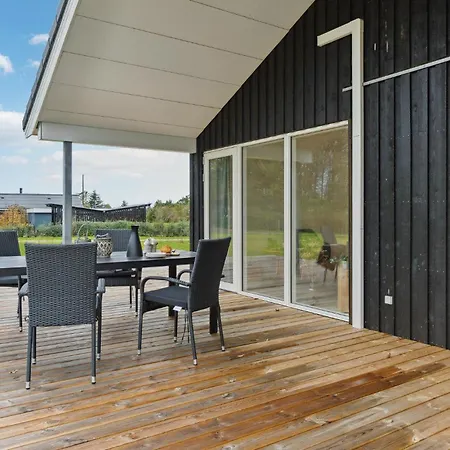 3 Bedroom Gorgeous In Logstor 펜션 *