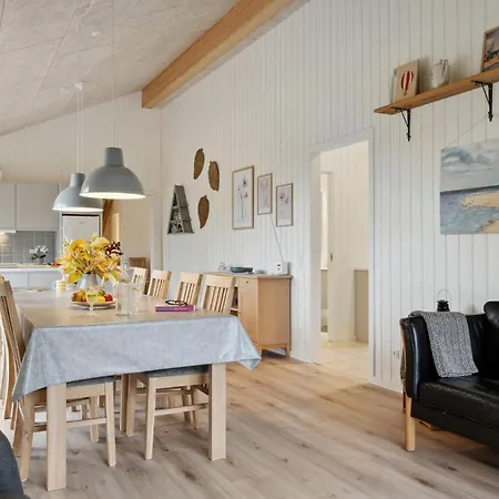 3 Bedroom Gorgeous In Logstor * Løgsted
