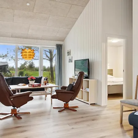 3 Bedroom Gorgeous In Logstor 펜션 *